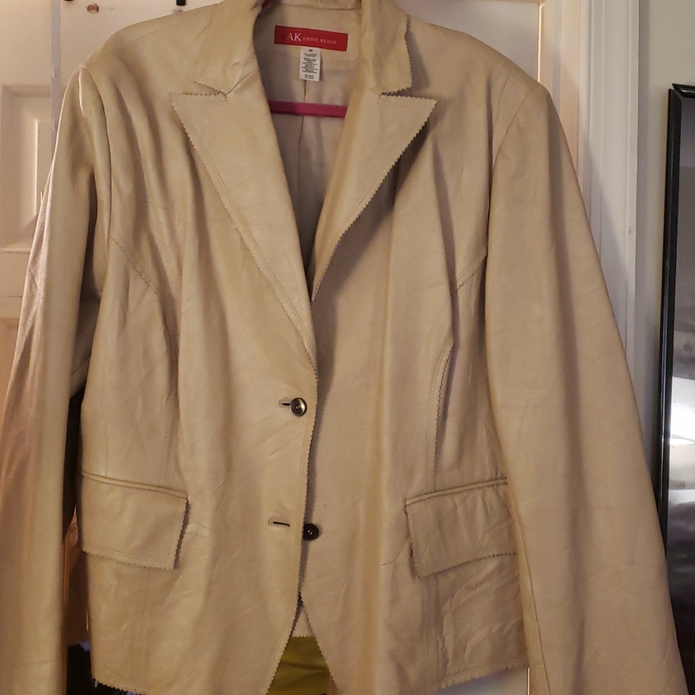 Leather jacket - Picture 2 of 2